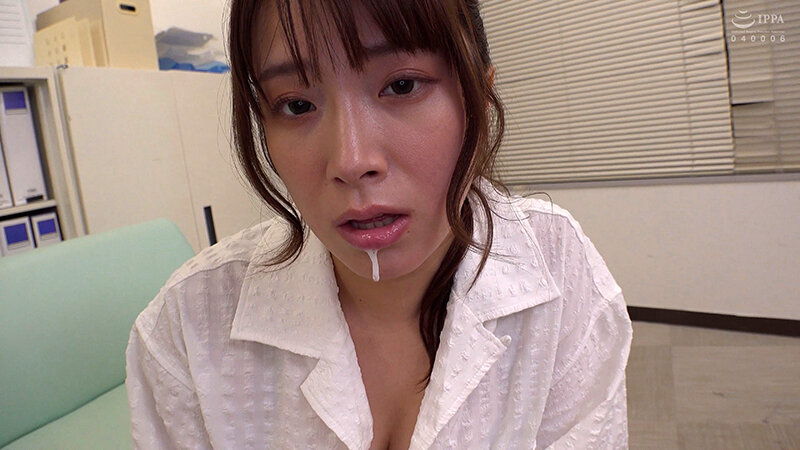 激かわ美女の濃厚ザーメン口内射精