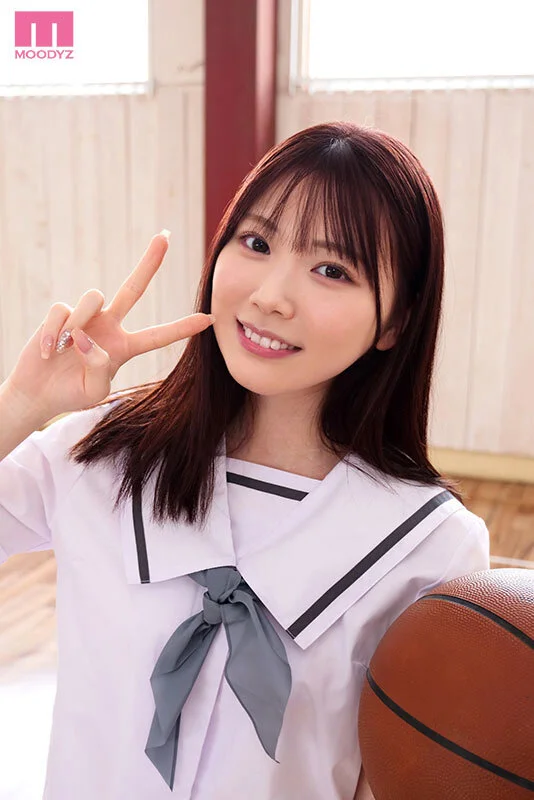 石川澪の制服コスプレ
